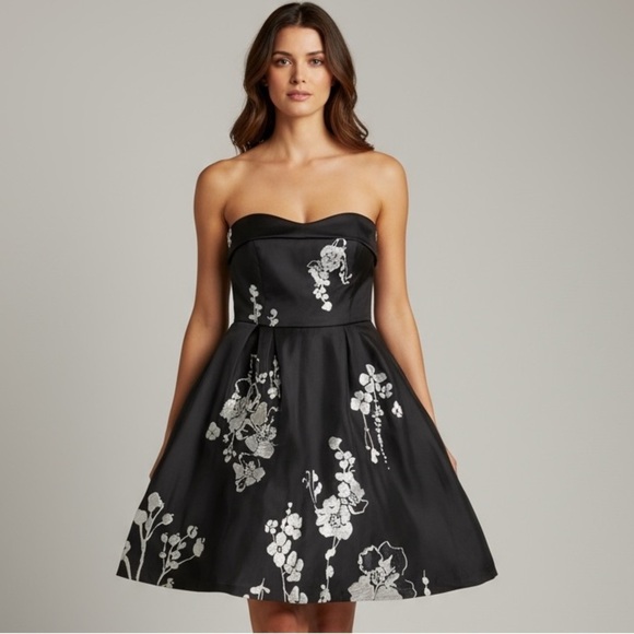 White House Black Market Dresses & Skirts - White House black market sleeveless cocktail dress size 6, beautiful embroidered